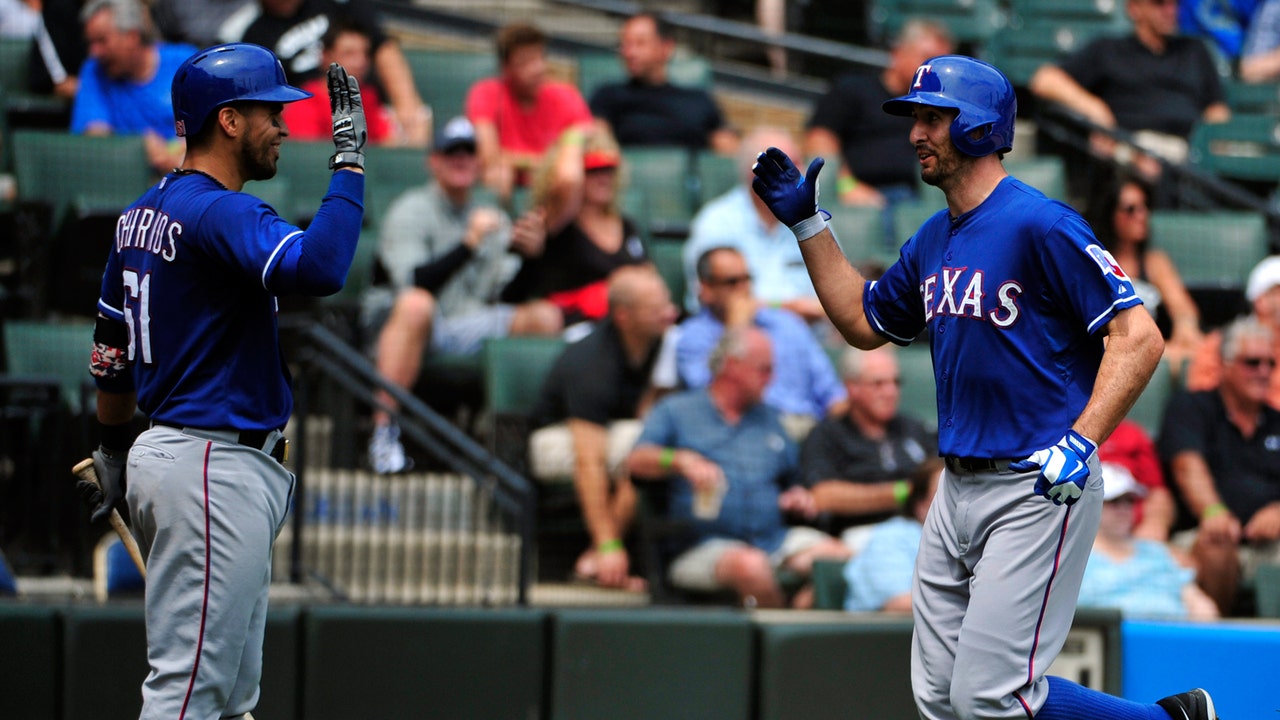 Rosales hits 2 HRs, leads Rangers over White Sox